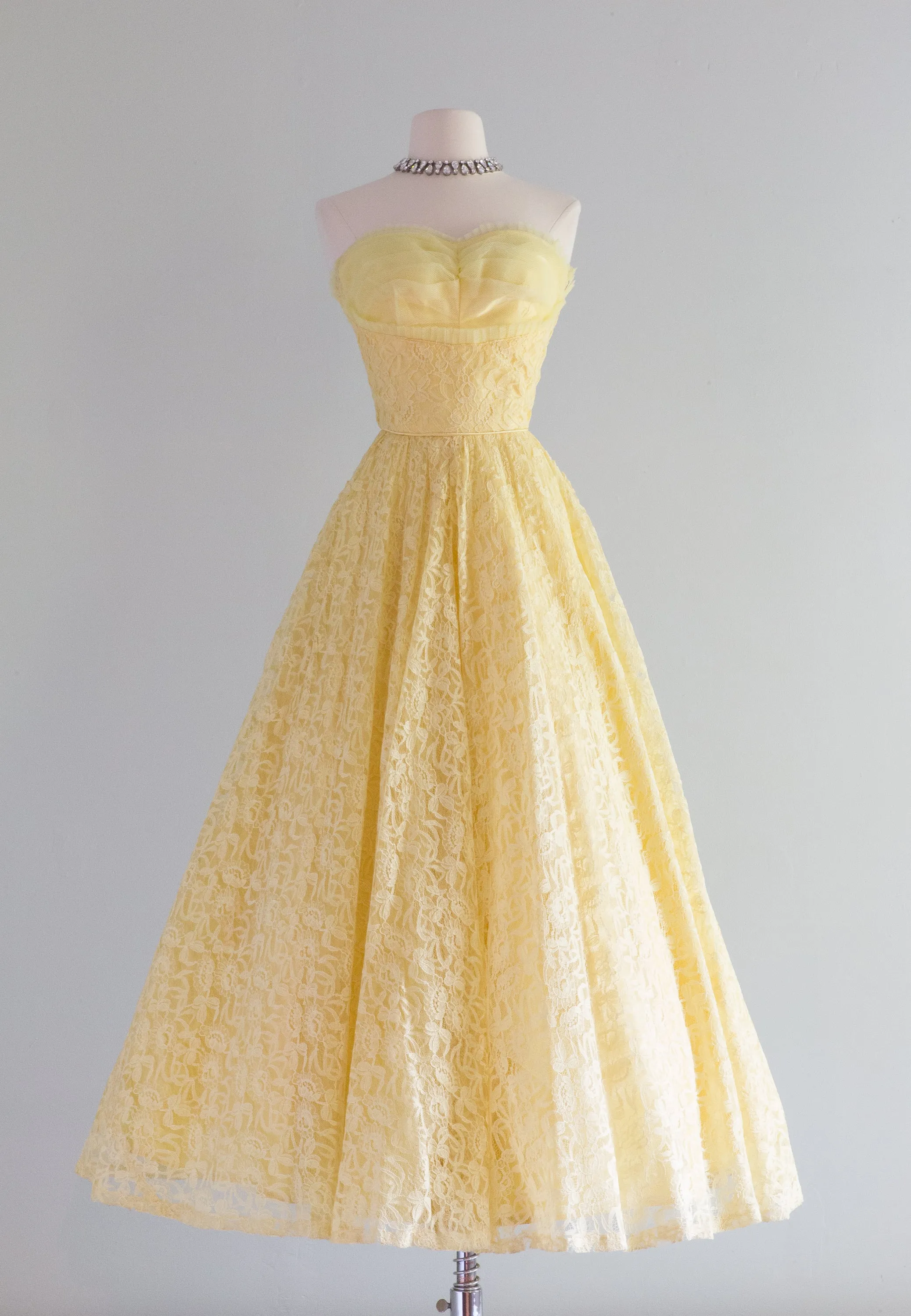 1950's Belle Of The Ball Strapless Yellow Lace Prom Dress / XXS