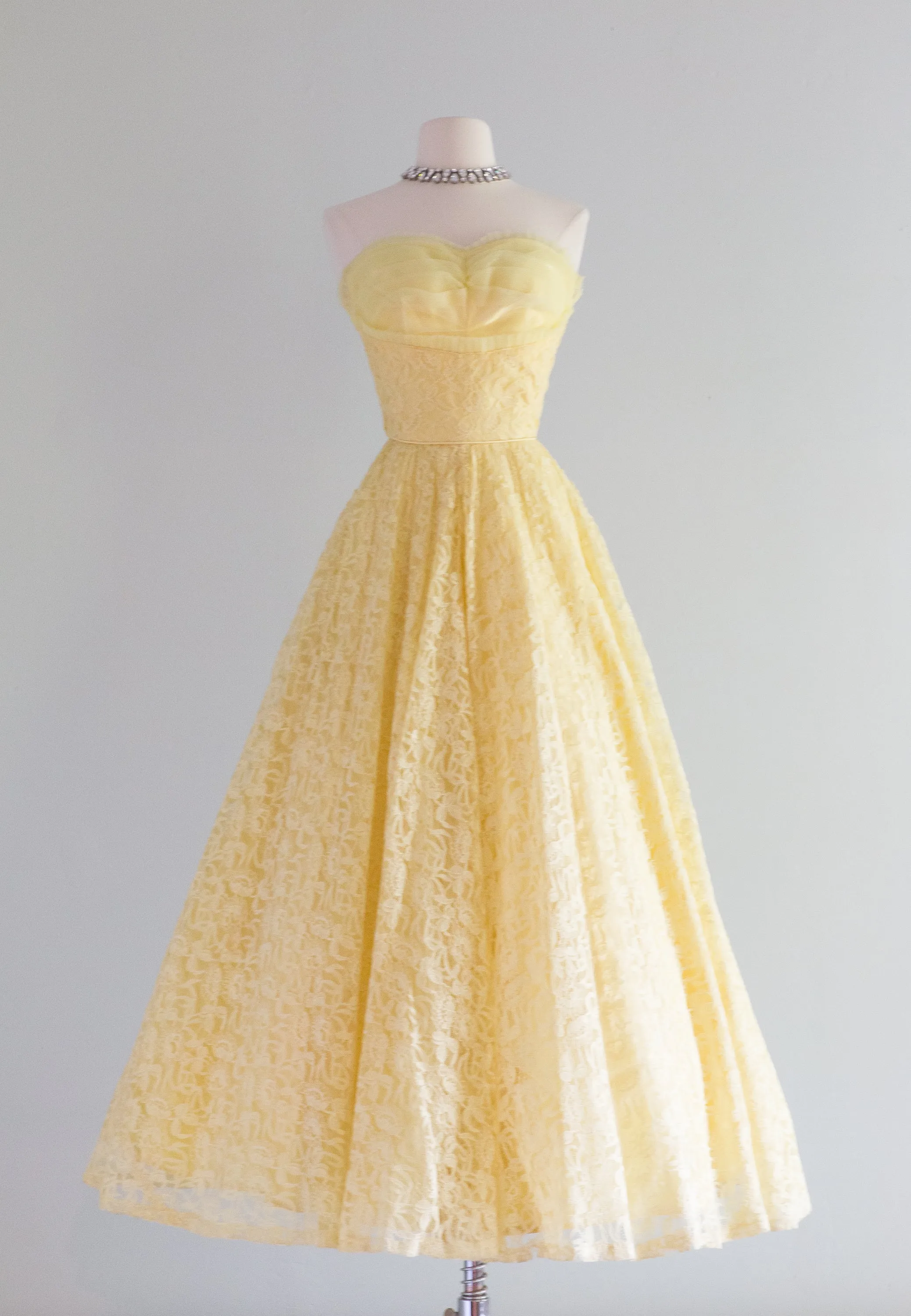 1950's Belle Of The Ball Strapless Yellow Lace Prom Dress / XXS