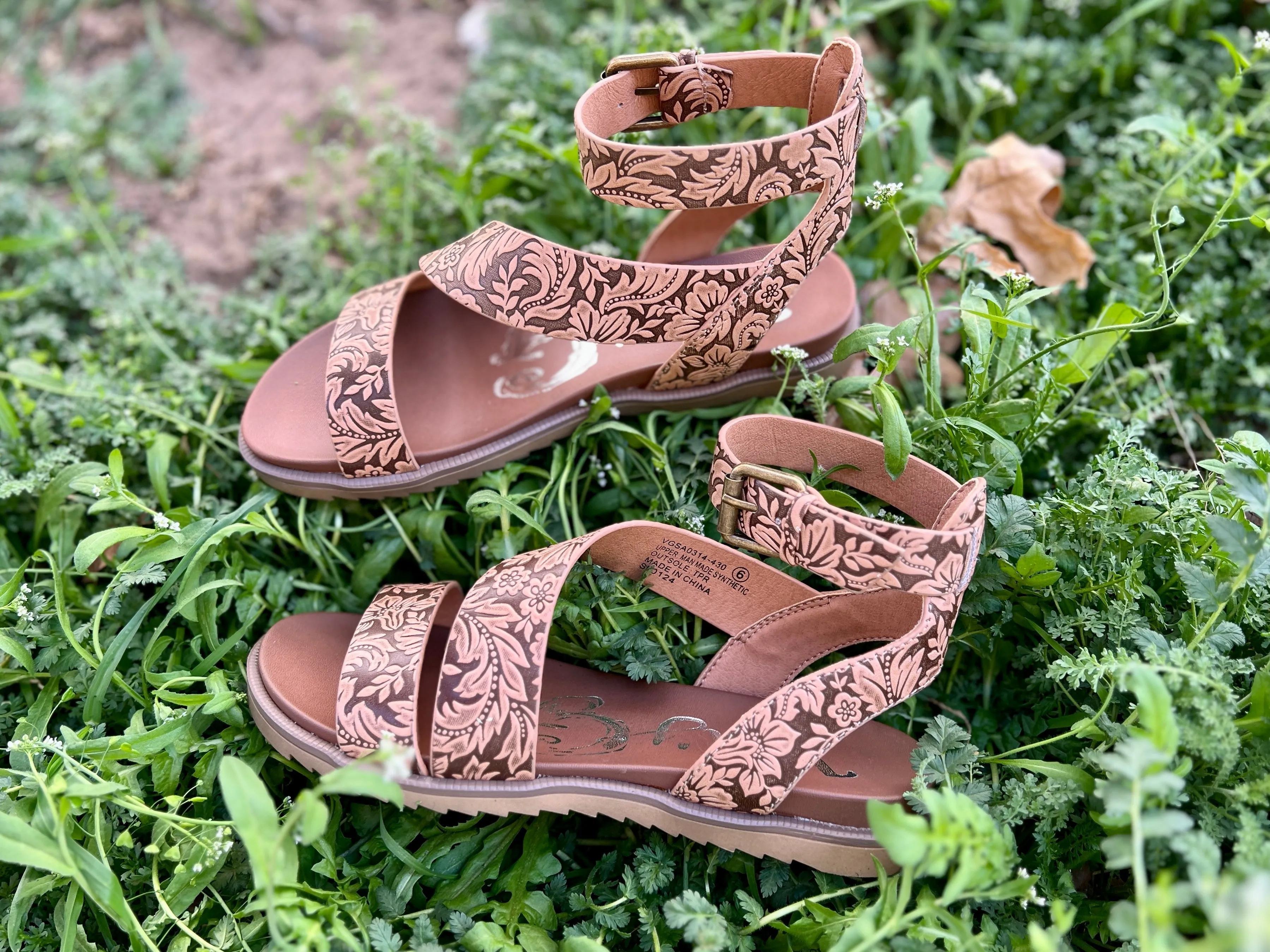 Champagne Beach Sandals*