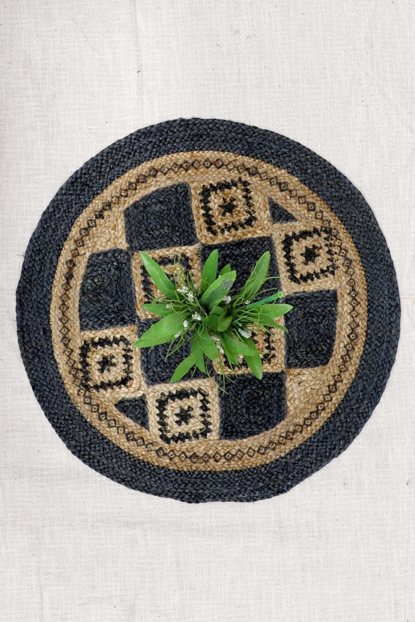 CHECKERED - ROUND JUTE  RUG