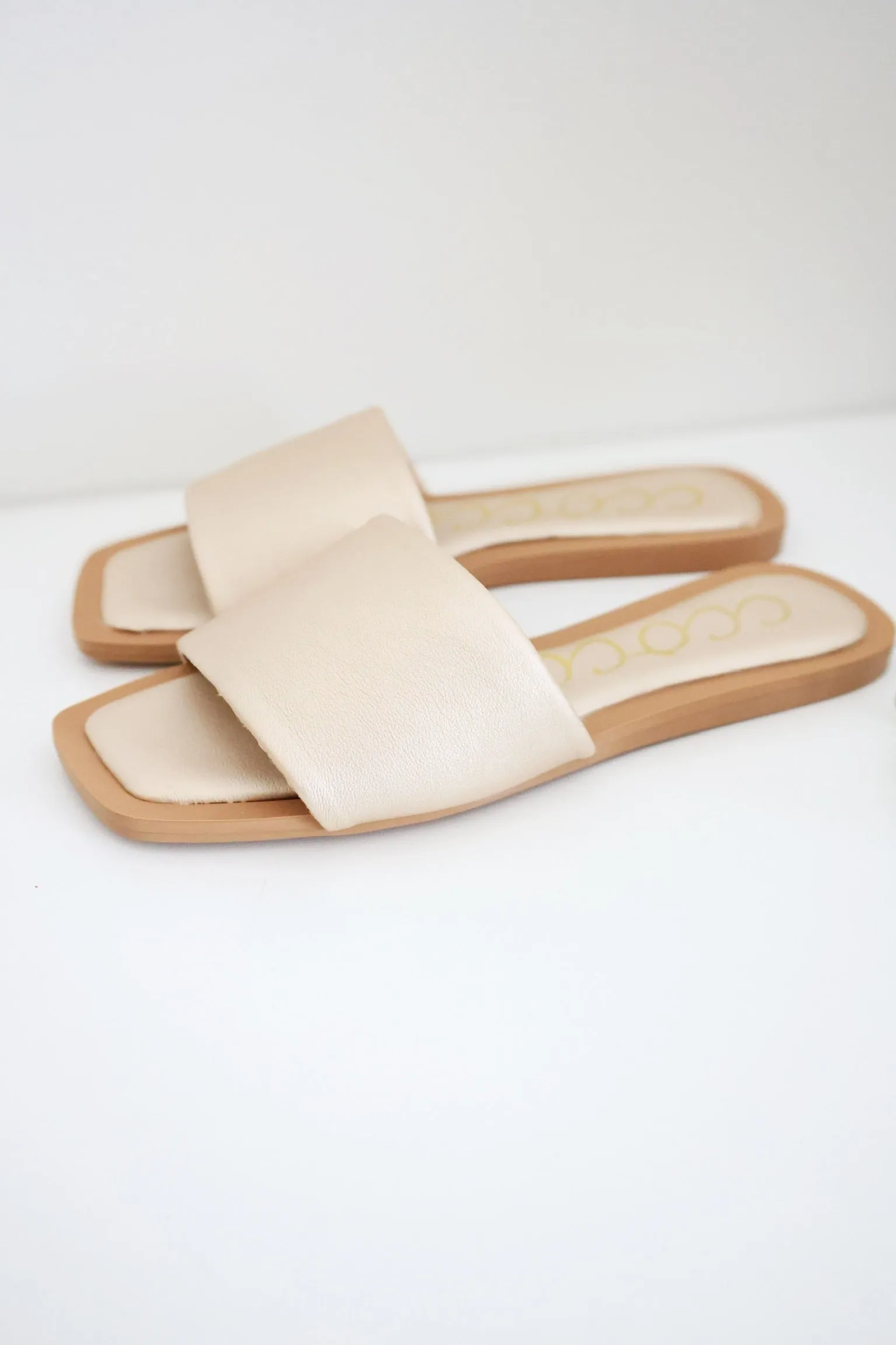 Kelly Sandal (FINAL SALE)