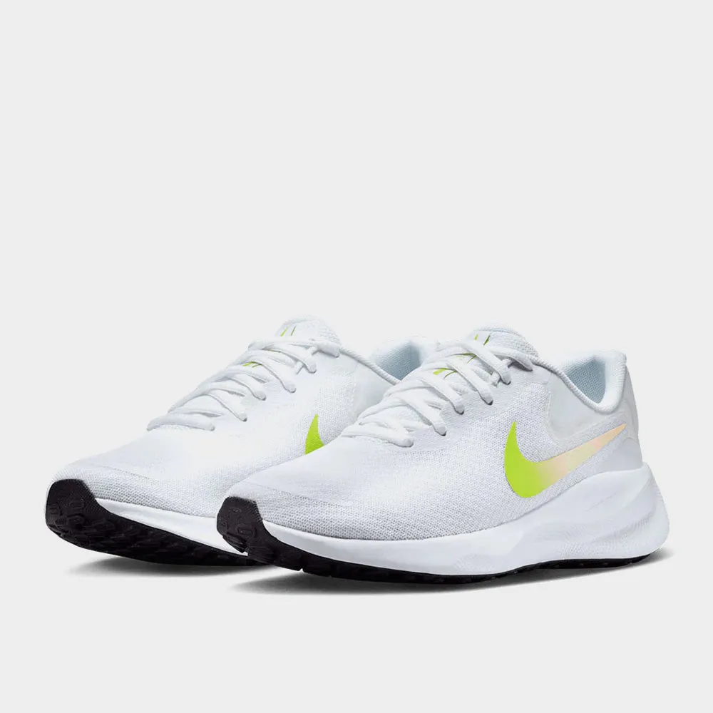 Nike Women's Revolution 7 Sneaker White/green _ 181959 _ White