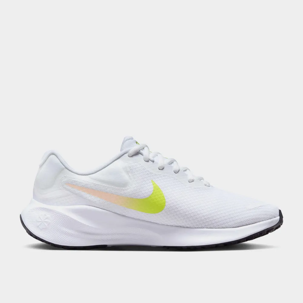 Nike Women's Revolution 7 Sneaker White/green _ 181959 _ White